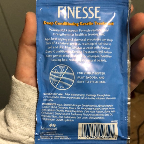 Brand new set of 4 Finesse hair treatment - Picture 3 of 3